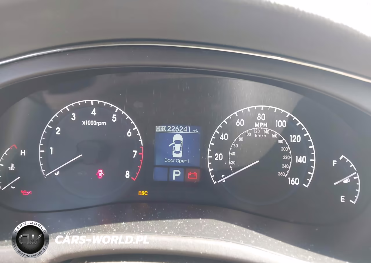 2009 Hyundai Genesis 3.8 VIN:KMHGC46E59U024456 - 7