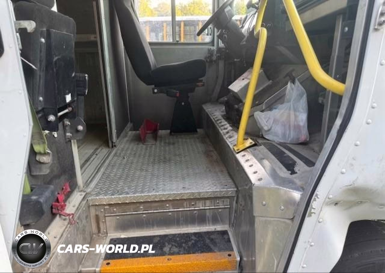 2022 Ford F-59 Commercial Stripped VIN:1F65F5KN7N0A15597 - 7