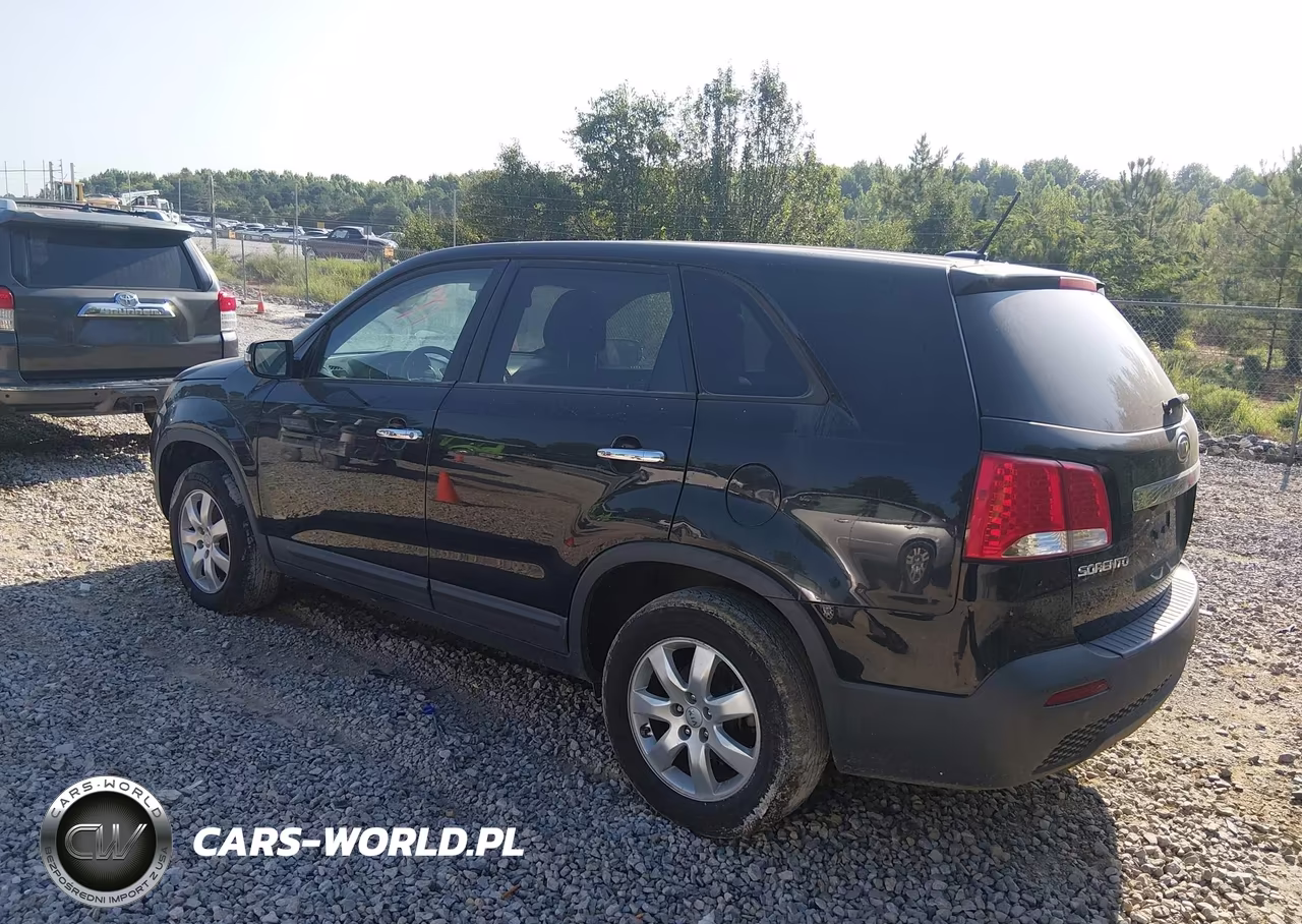 2013 Kia Sorento Lx VIN:5XYKT3A18DG406178 - 3