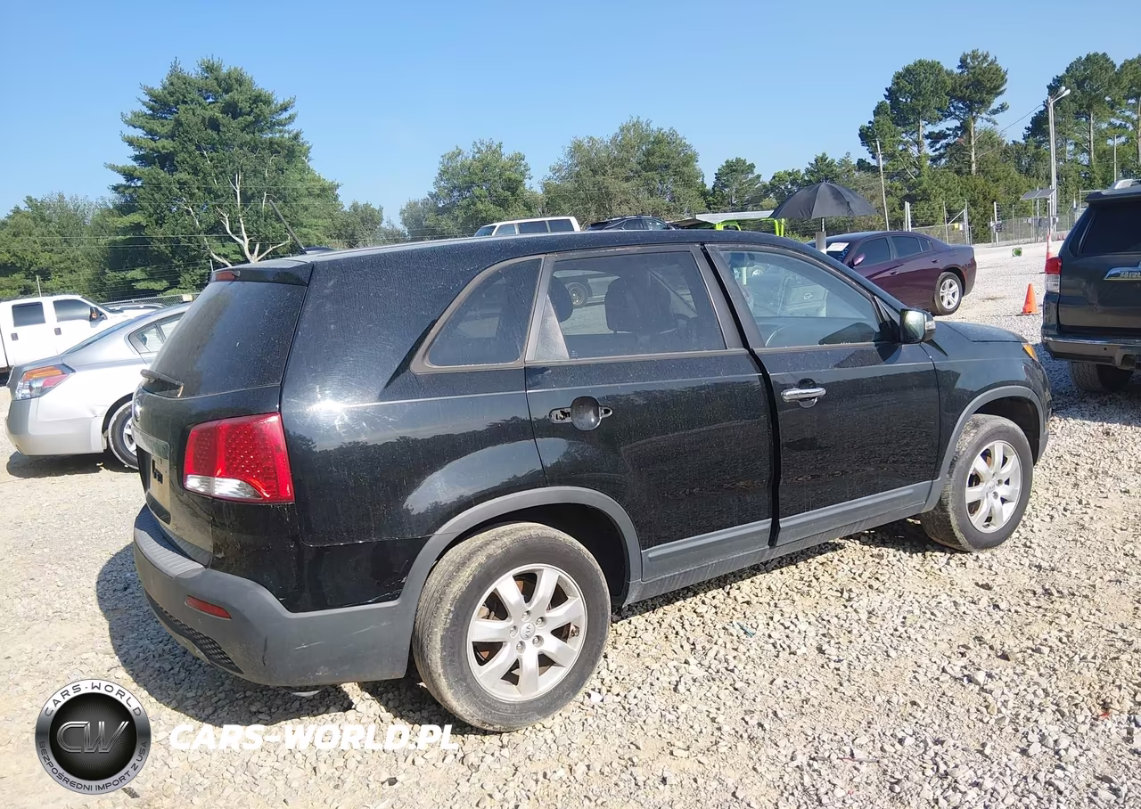 2013 Kia Sorento Lx VIN:5XYKT3A18DG406178 - 4