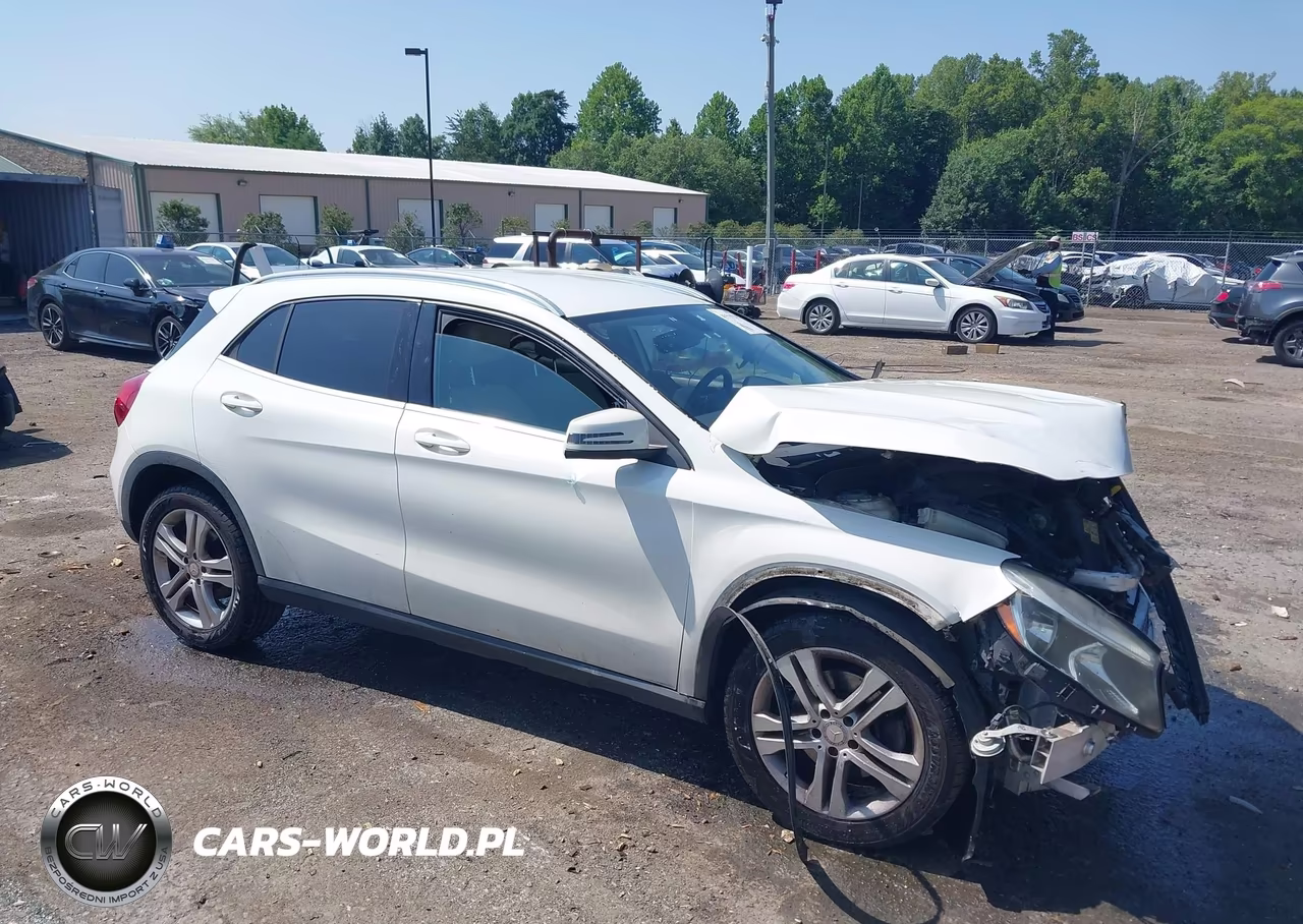 2015 Mercedes-Benz Gla 250 4Matic – zdjęcie 1 z 15