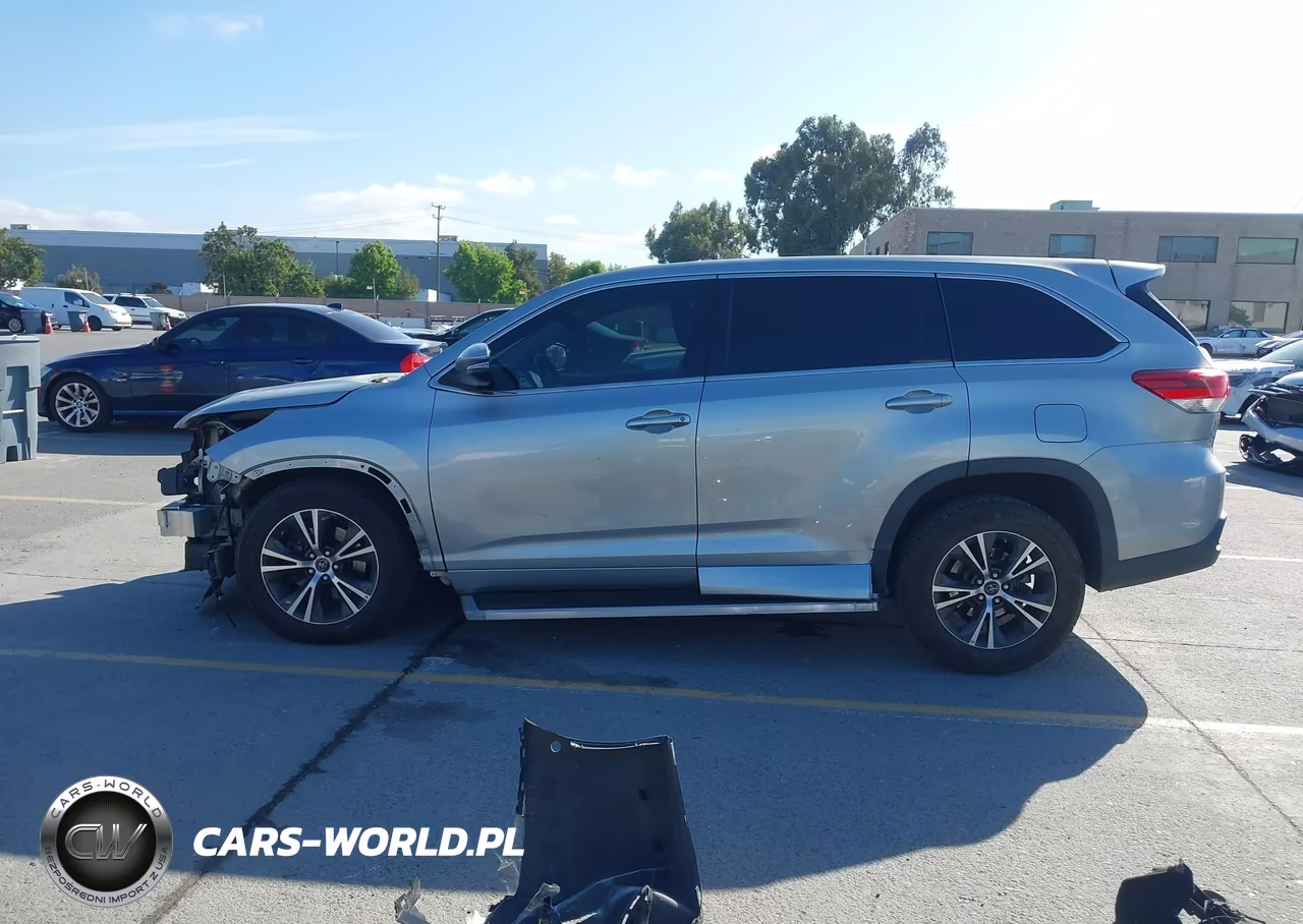 2017 Toyota Highlander Le VIN:5TDZZRFH3HS234754 - 14