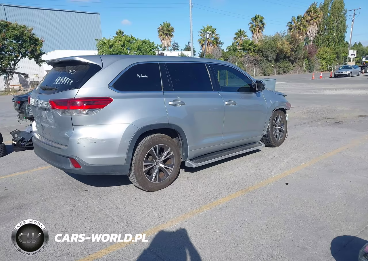 2017 Toyota Highlander Le VIN:5TDZZRFH3HS234754 - 4