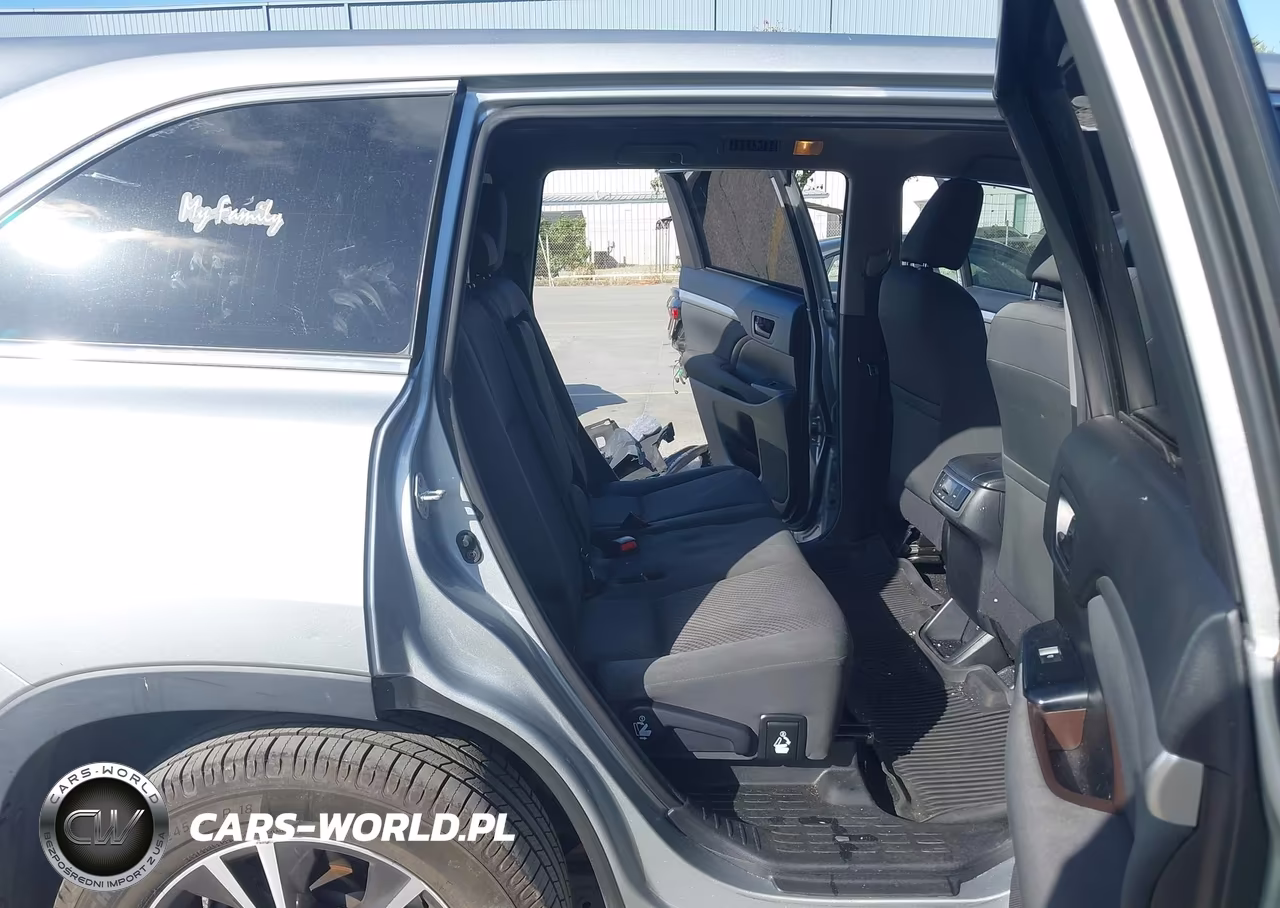 2017 Toyota Highlander Le VIN:5TDZZRFH3HS234754 - 8