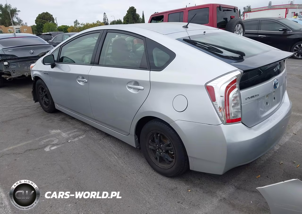 2014 Toyota Prius Two VIN:JTDKN3DU4E0365281 - 3