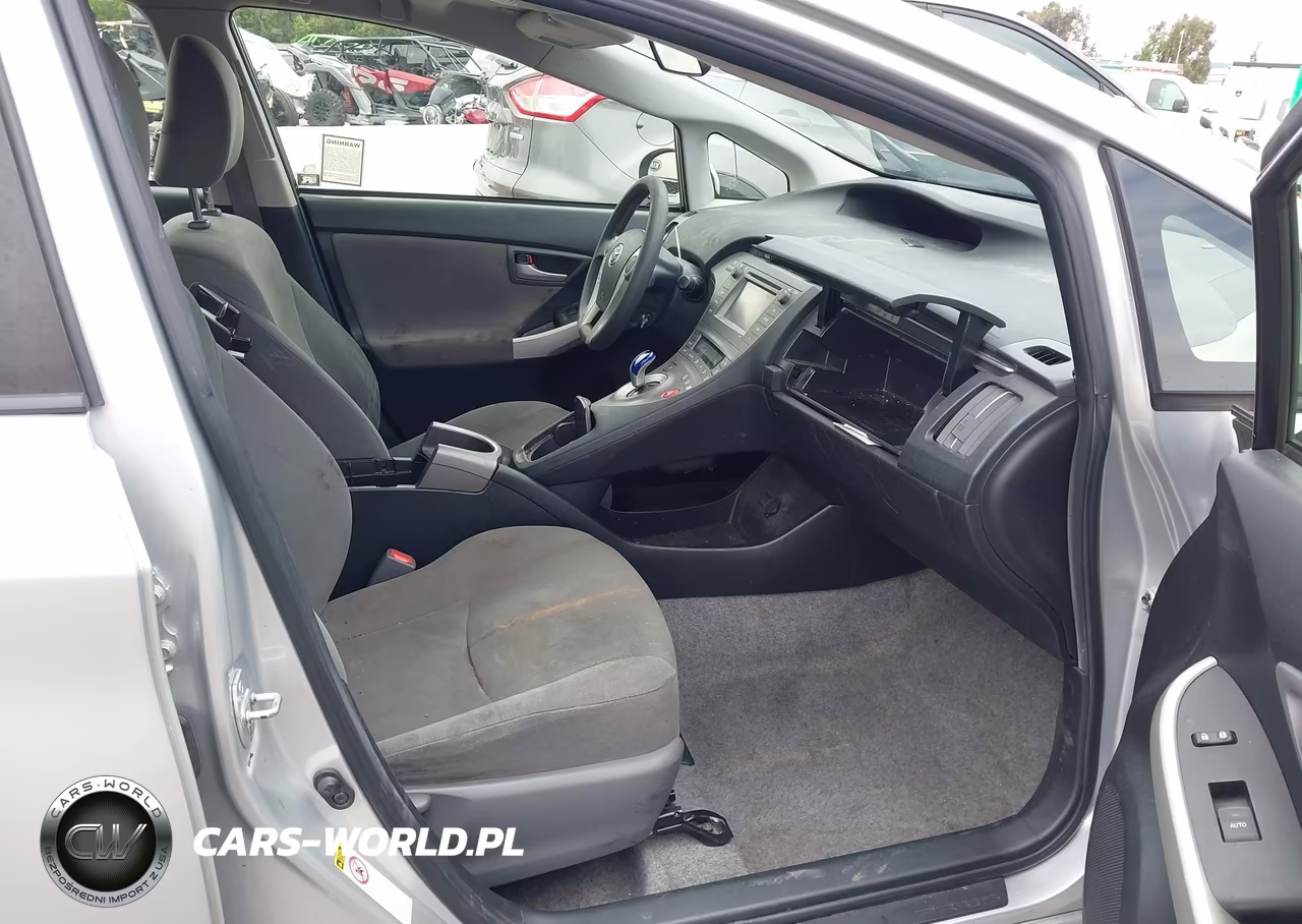 2014 Toyota Prius Two VIN:JTDKN3DU4E0365281 - 5