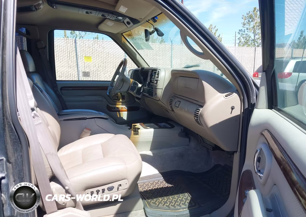 2000 Cadillac Escalade Standard VIN:1GYEK63R3YR200885 - 5