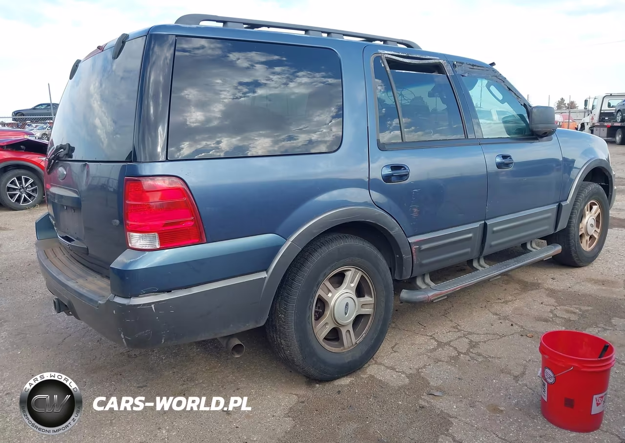 2005 Ford Expedition Xlt VIN:1FMPU15565LA56748 - 4