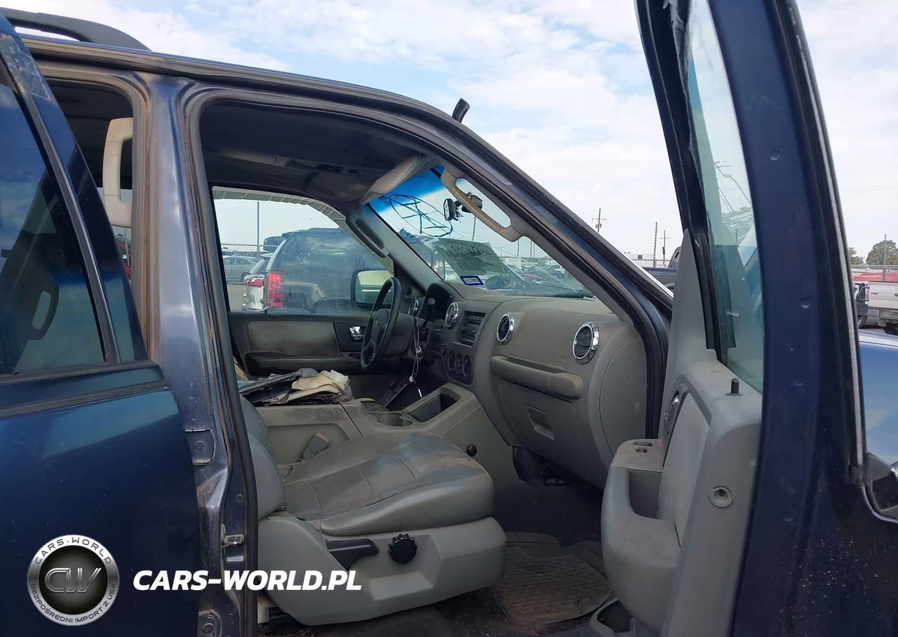 2005 Ford Expedition Xlt VIN:1FMPU15565LA56748 - 5