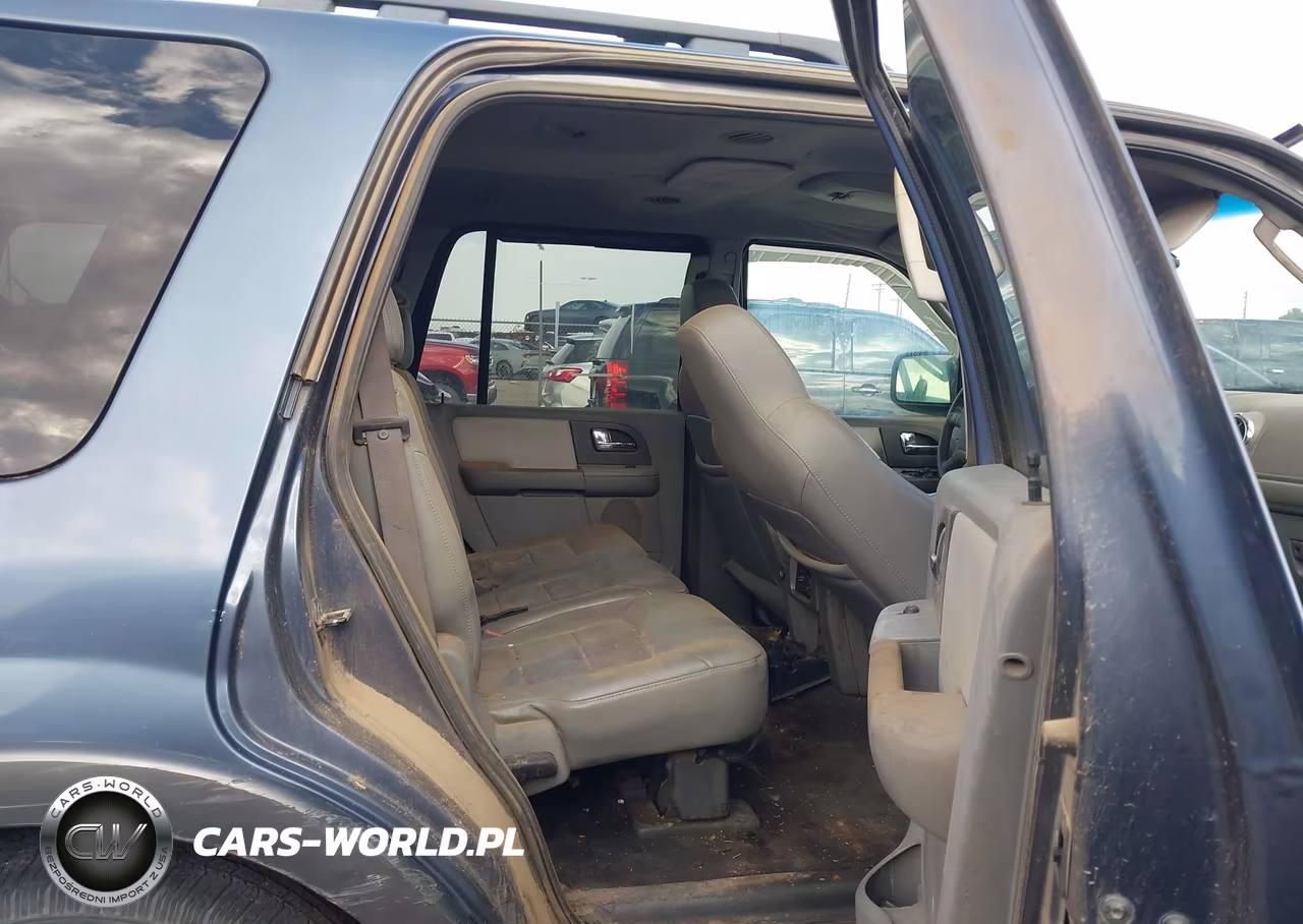 2005 Ford Expedition Xlt VIN:1FMPU15565LA56748 - 8