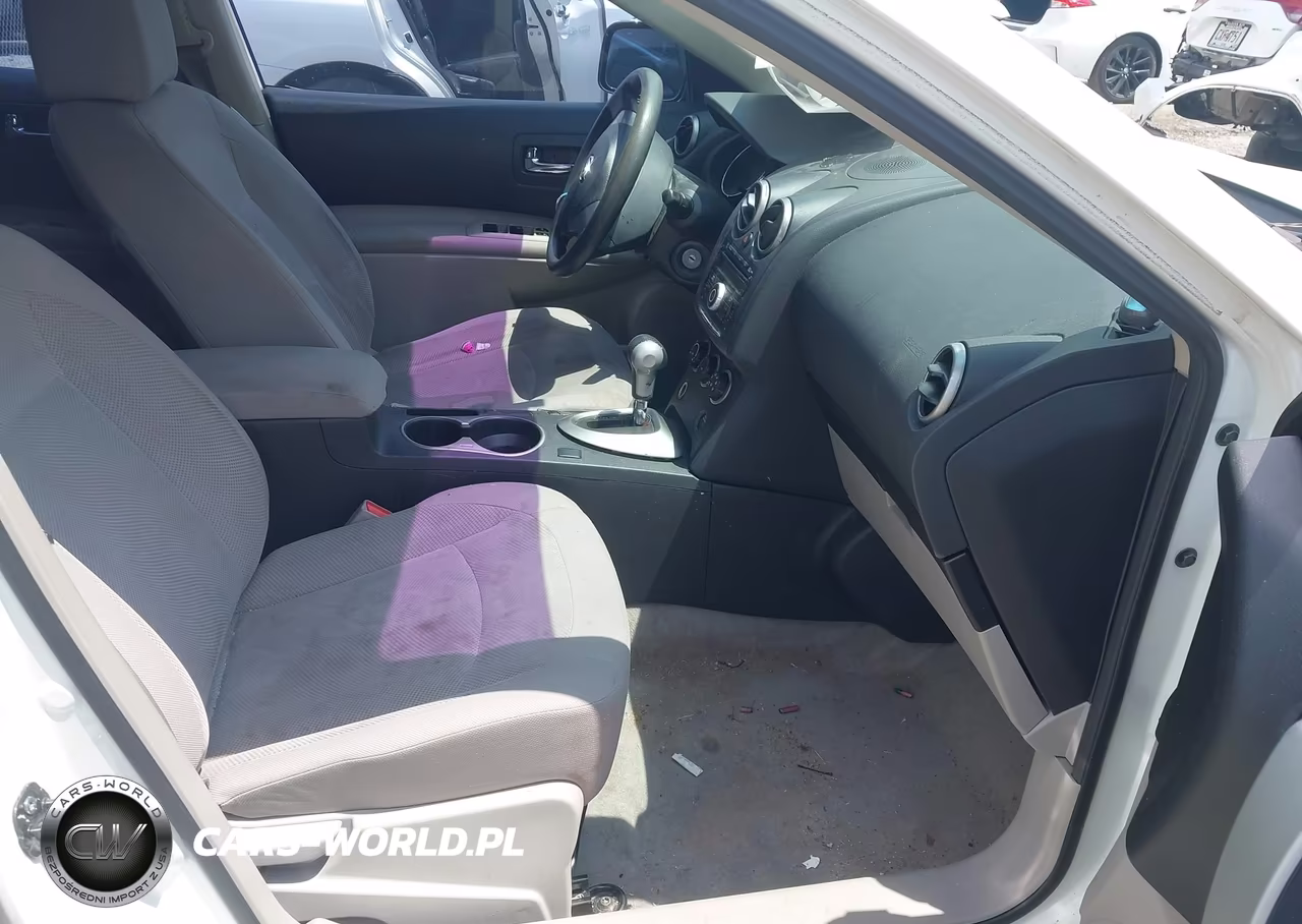 2015 Nissan Rogue Select S VIN:JN8AS5MT2FW154879 - 5