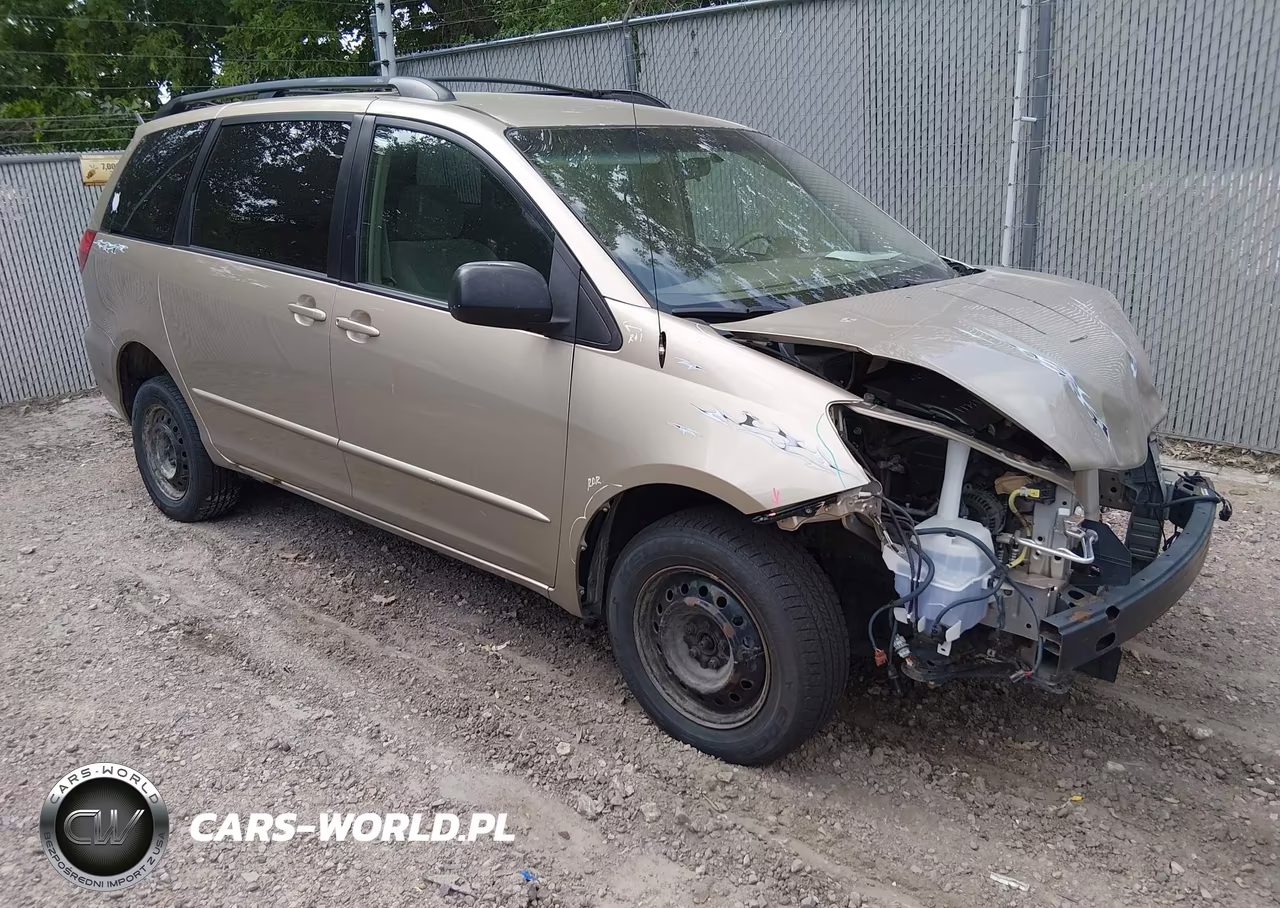 2004 Toyota Sienna Le – zdjęcie 1 z 13