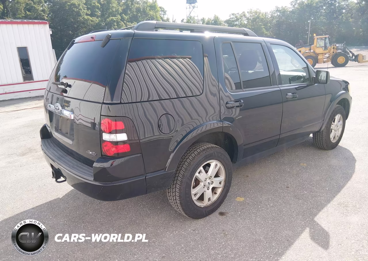 2010 Ford Explorer Xlt VIN:1FMEU7DE8AUA68030 - 4