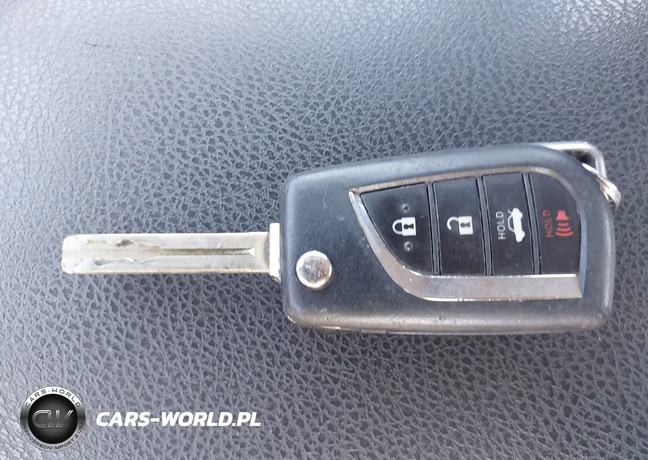 2018 Toyota Camry Le VIN:4T1B11HK1JU079900 - 11