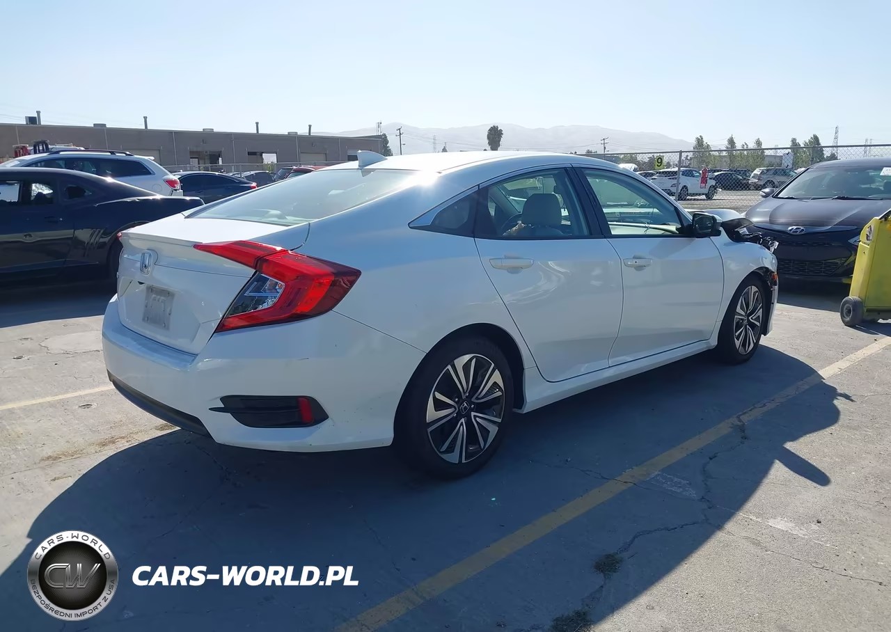 2018 Honda Civic Ex-T VIN:JHMFC1F33JX030268 - 4