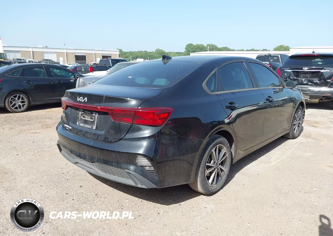 2022 Kia Forte Lxs VIN:3KPF24ADXNE458270 - 4