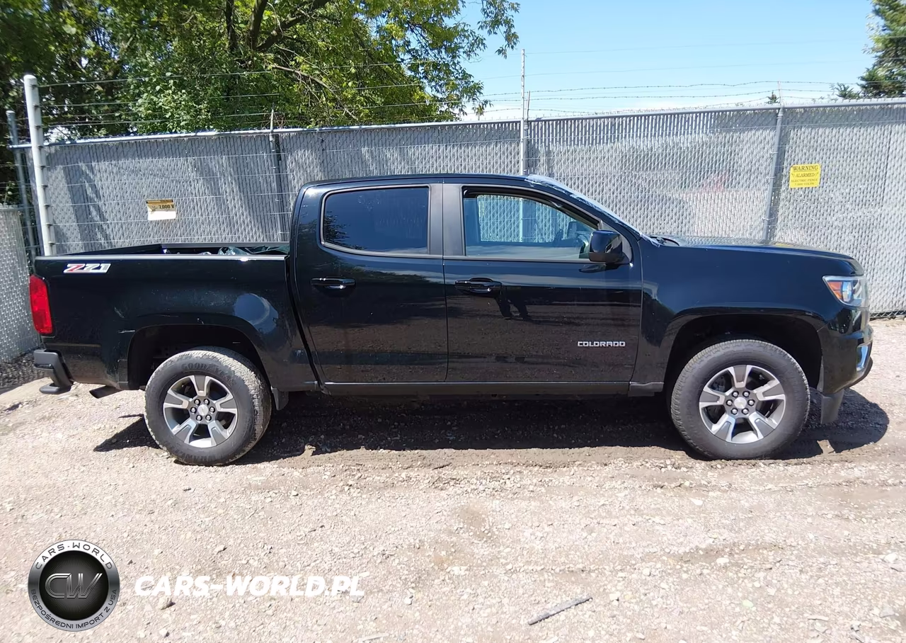 2018 Chevrolet Colorado Z71 VIN:1GCGTDENXJ1323517 - 13