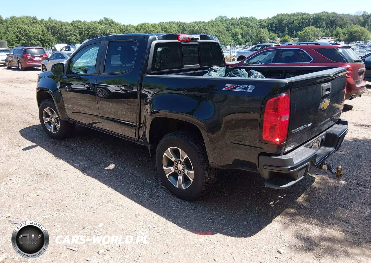 2018 Chevrolet Colorado Z71 VIN:1GCGTDENXJ1323517 - 3