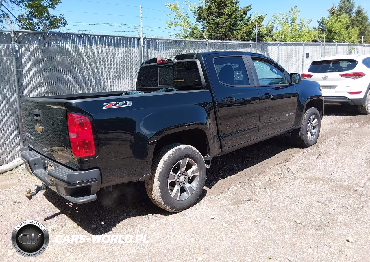 2018 Chevrolet Colorado Z71 VIN:1GCGTDENXJ1323517 - 4