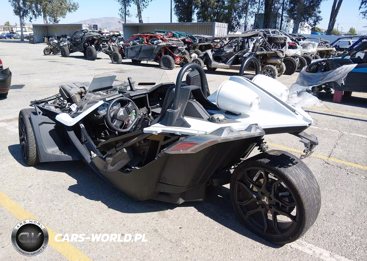 2023 Polaris Slingshot S VIN:57XAASHD1P8160881 - 3