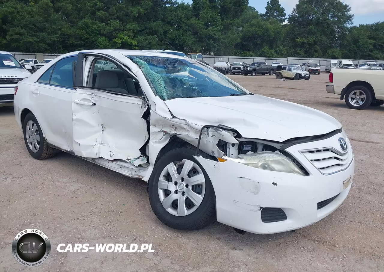 2011 Toyota Camry Le – zdjęcie 1 z 17