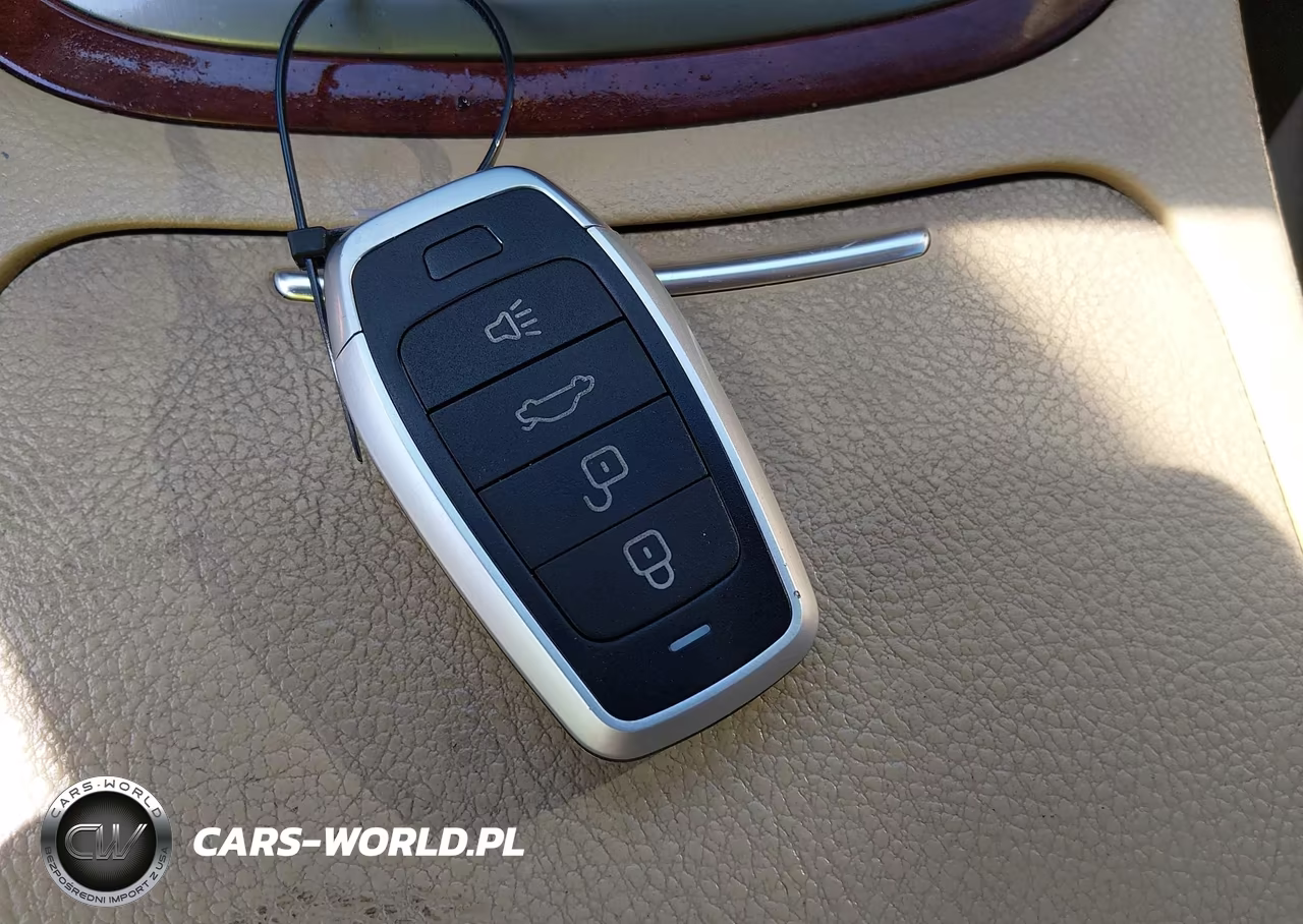 2013 Hyundai Genesis 3.8 VIN:KMHGC4DDXDU239429 - 11