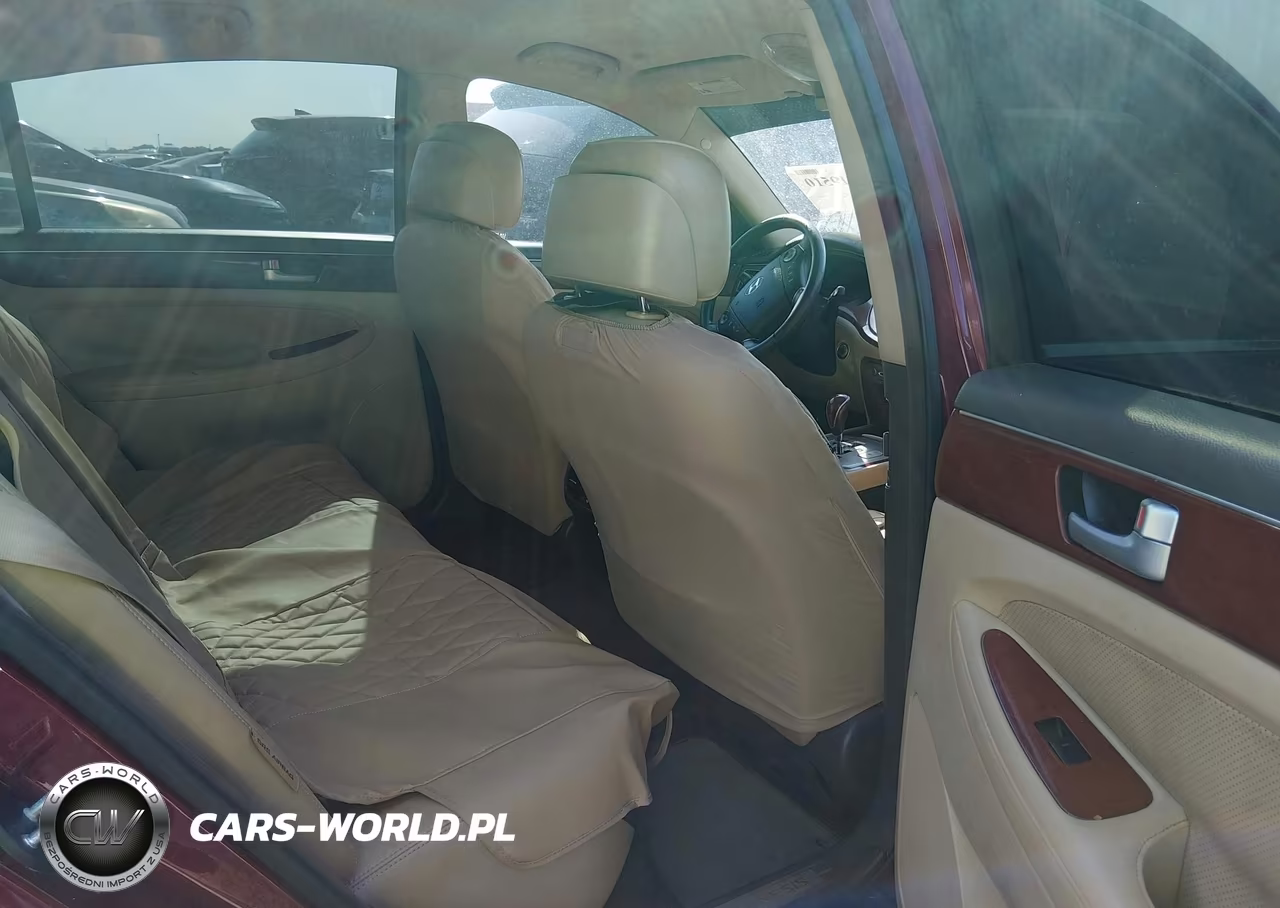 2013 Hyundai Genesis 3.8 VIN:KMHGC4DDXDU239429 - 8