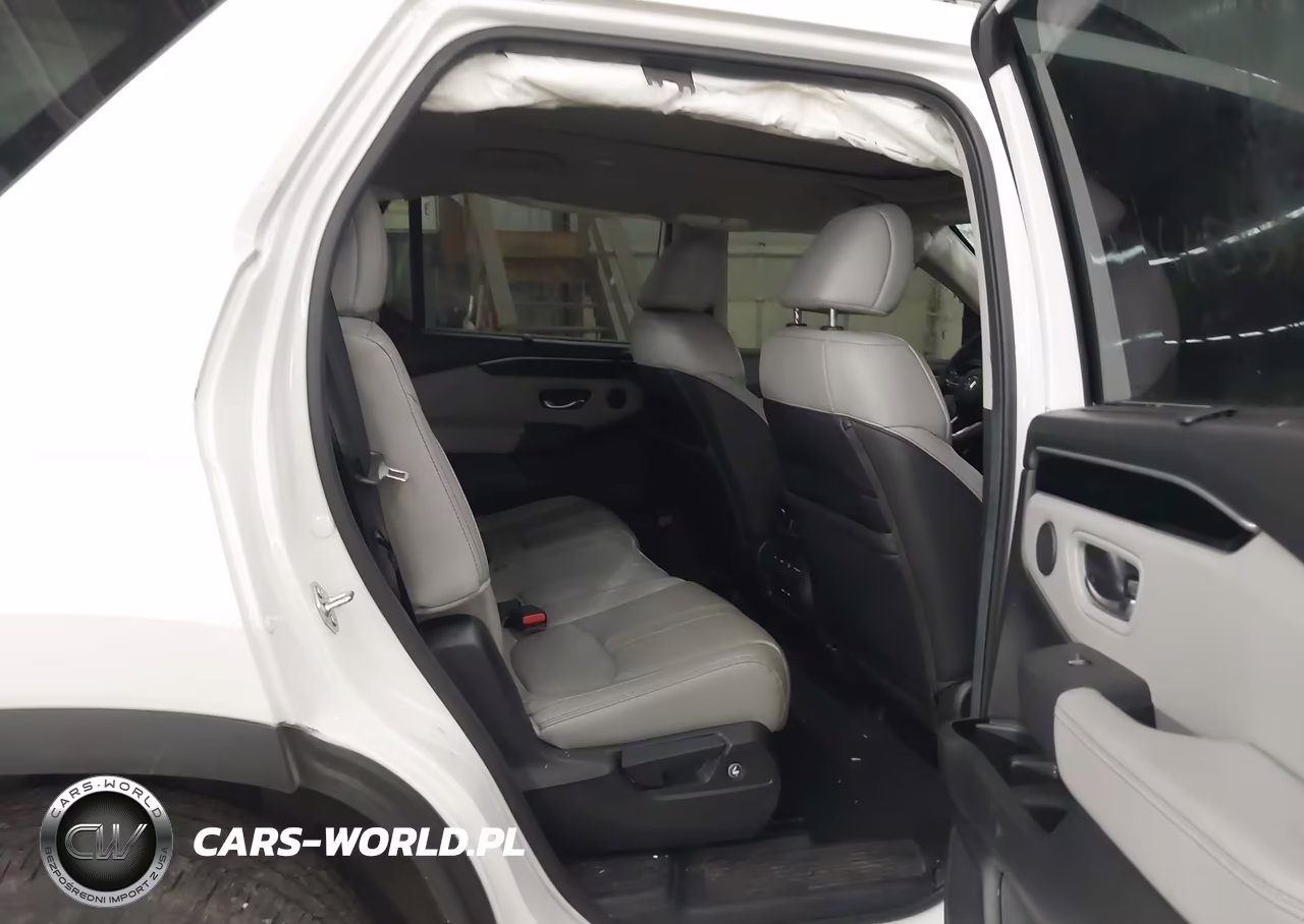 2025 Honda Pilot Touring VIN:5FNYG1H79SB010522 - 8