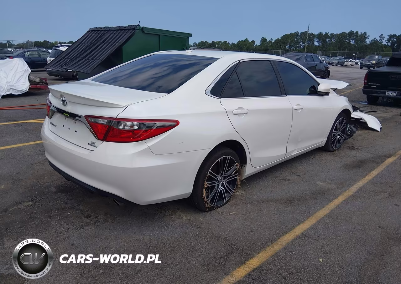 2016 Toyota Camry Se VIN:4T1BF1FK5GU193993 - 4