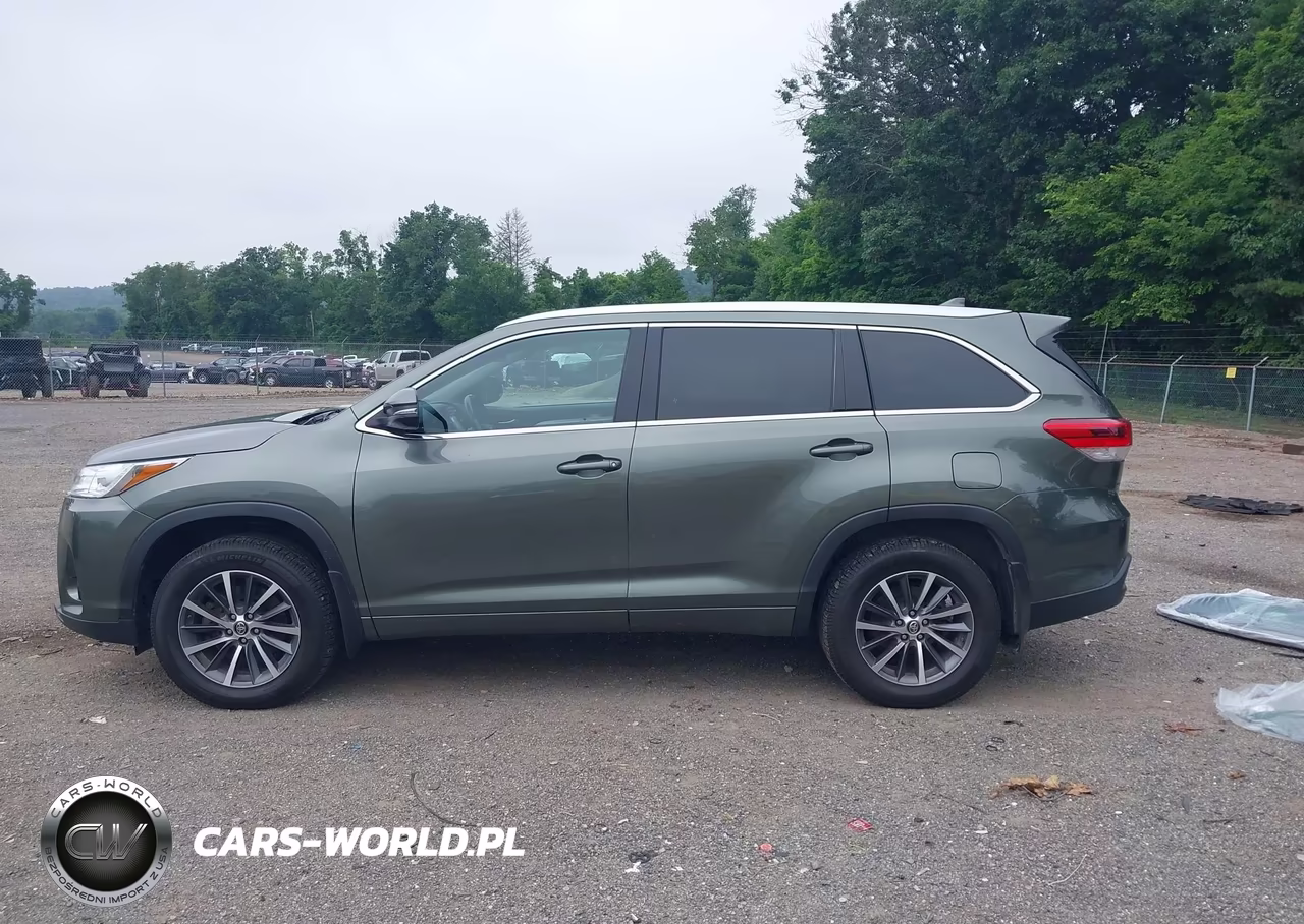 2018 Toyota Highlander Xle VIN:5TDJZRFH0JS866596 - 15