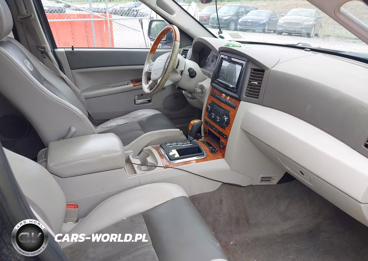 2007 Jeep Grand Cherokee Overland VIN:1J8HR68207C609270 - 5