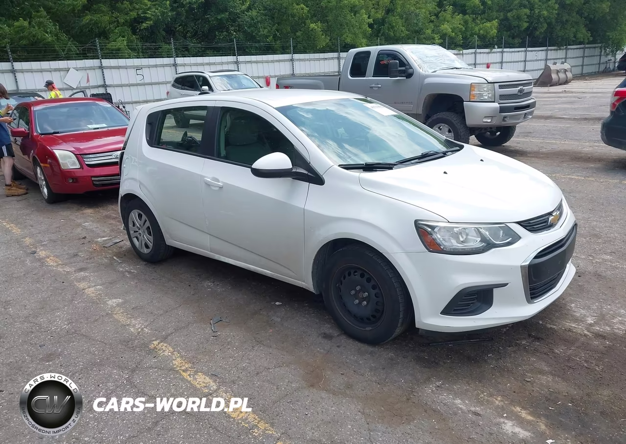 2017 Chevrolet Sonic Lt Auto – zdjęcie 1 z 16