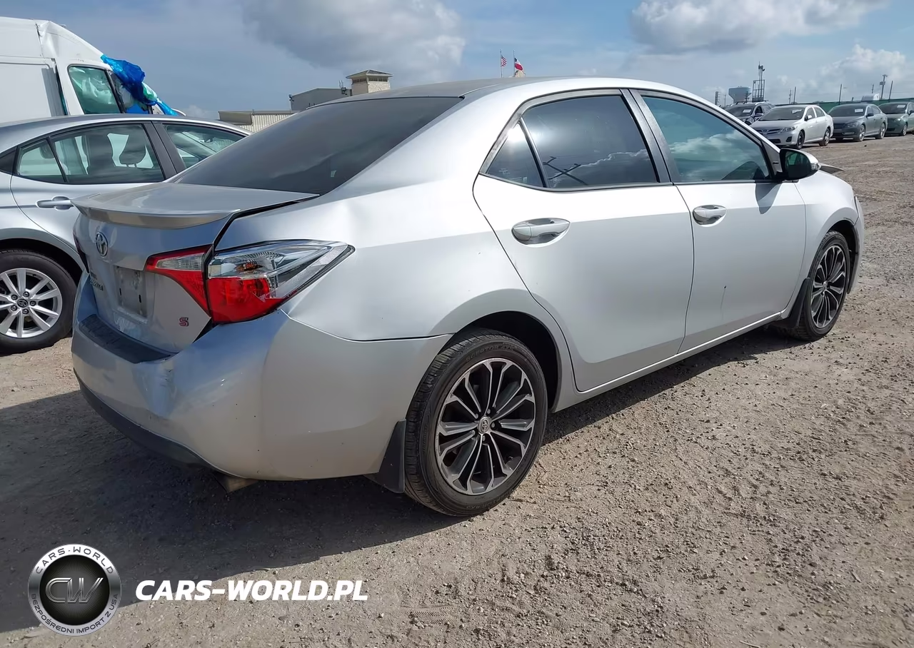 2015 Toyota Corolla S Plus VIN:5YFBURHE0FP258048 - 4