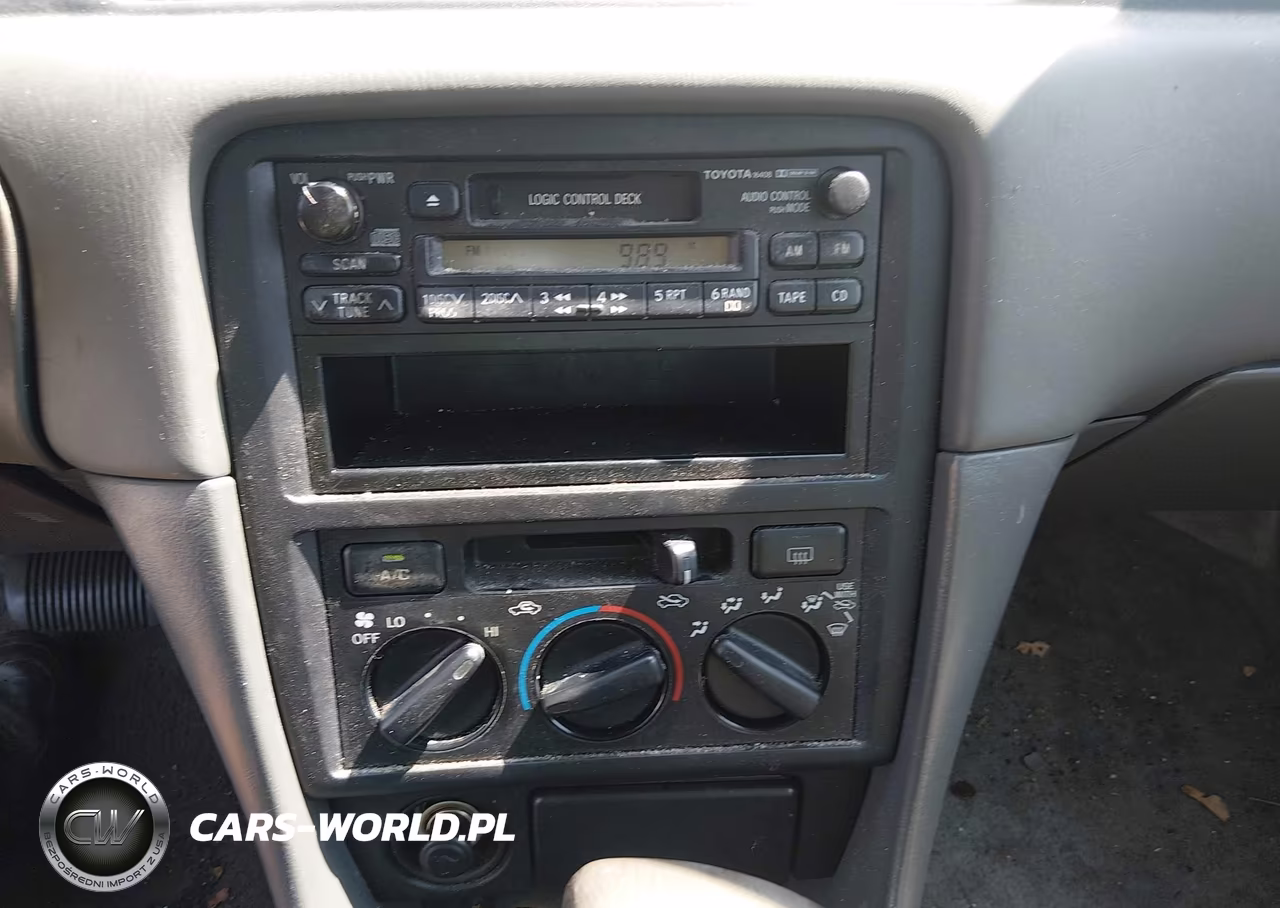 1999 Toyota Camry Ce VIN:4T1BG22K1XU570831 - 12