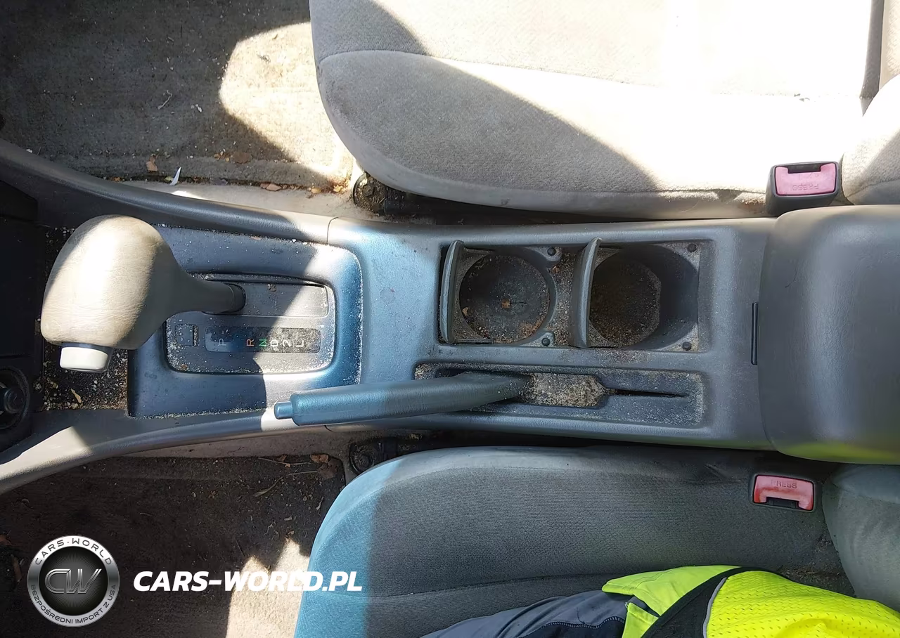 1999 Toyota Camry Ce VIN:4T1BG22K1XU570831 - 15