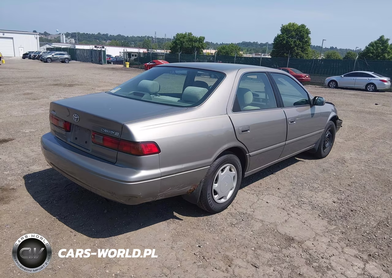 1999 Toyota Camry Ce VIN:4T1BG22K1XU570831 - 4