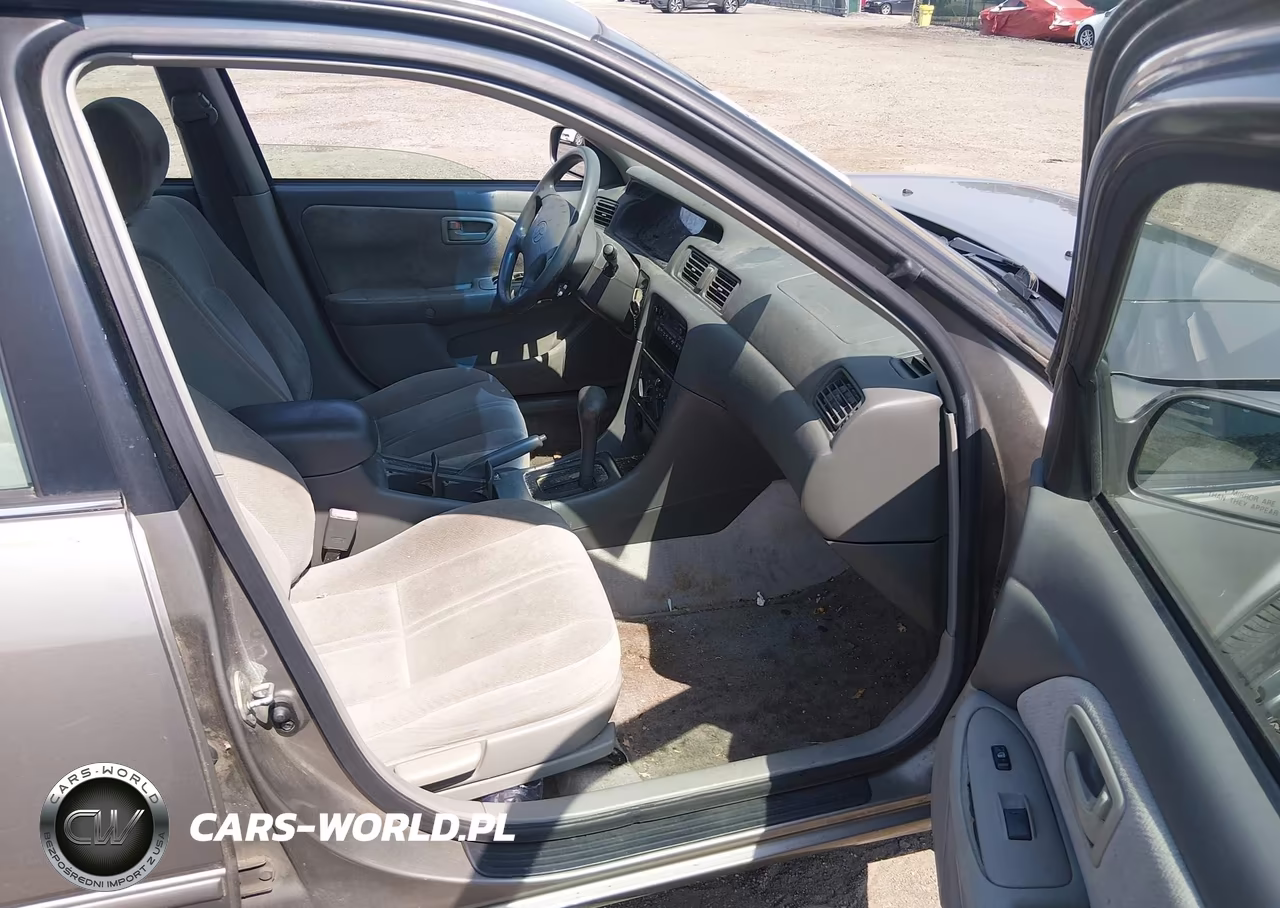 1999 Toyota Camry Ce VIN:4T1BG22K1XU570831 - 5