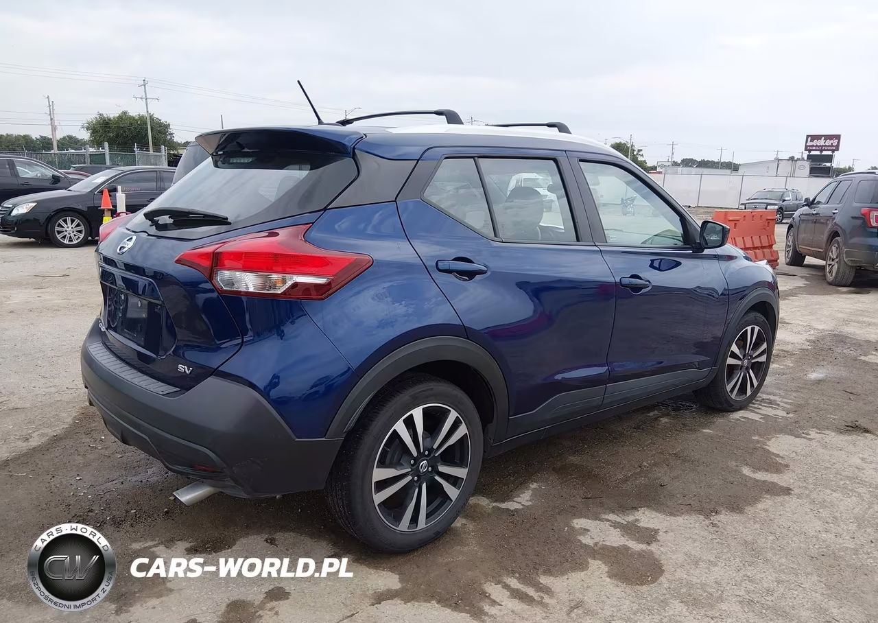 2018 Nissan Kicks Sv VIN:3N1CP5CU0JL532103 - 4