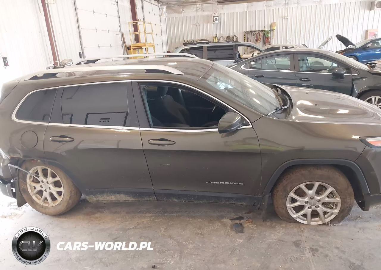 2015 Jeep Cherokee Latitude VIN:1C4PJMCS1FW521623 - 13