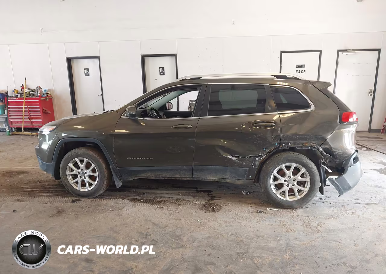 2015 Jeep Cherokee Latitude VIN:1C4PJMCS1FW521623 - 14