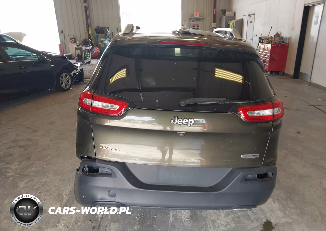 2015 Jeep Cherokee Latitude VIN:1C4PJMCS1FW521623 - 16