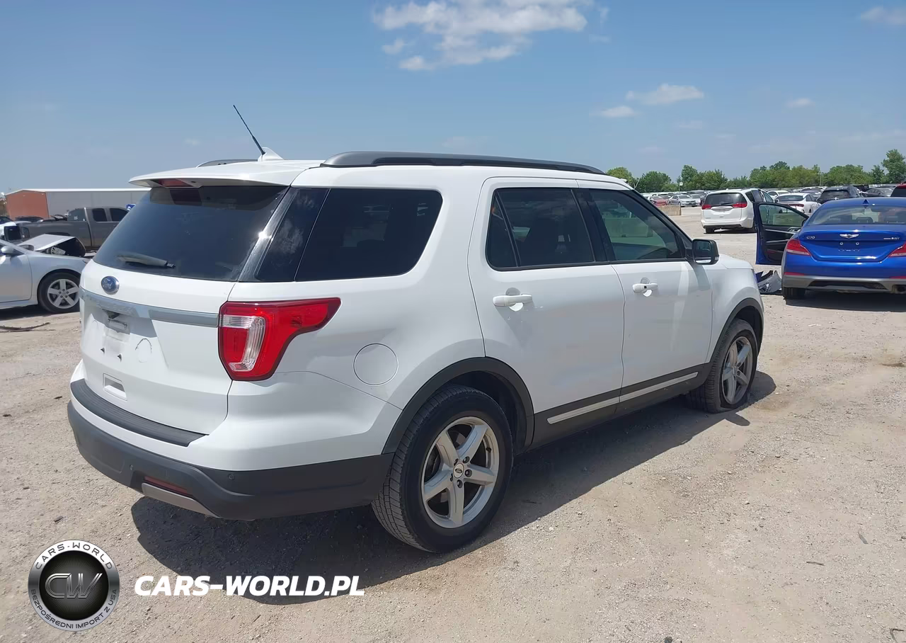 2019 Ford Explorer Xlt VIN:1FM5K7D8XKGA40374 - 4
