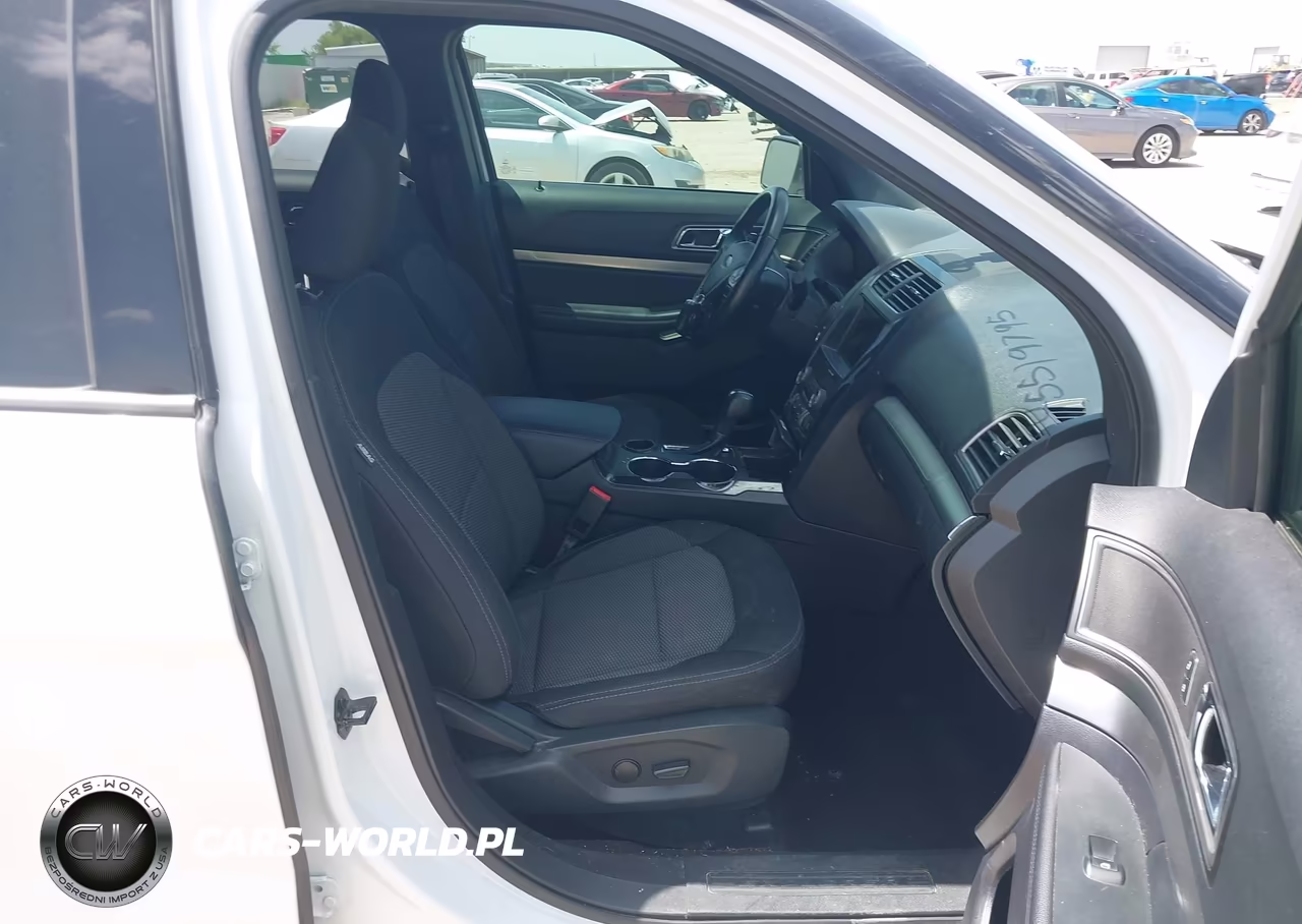 2019 Ford Explorer Xlt VIN:1FM5K7D8XKGA40374 - 5