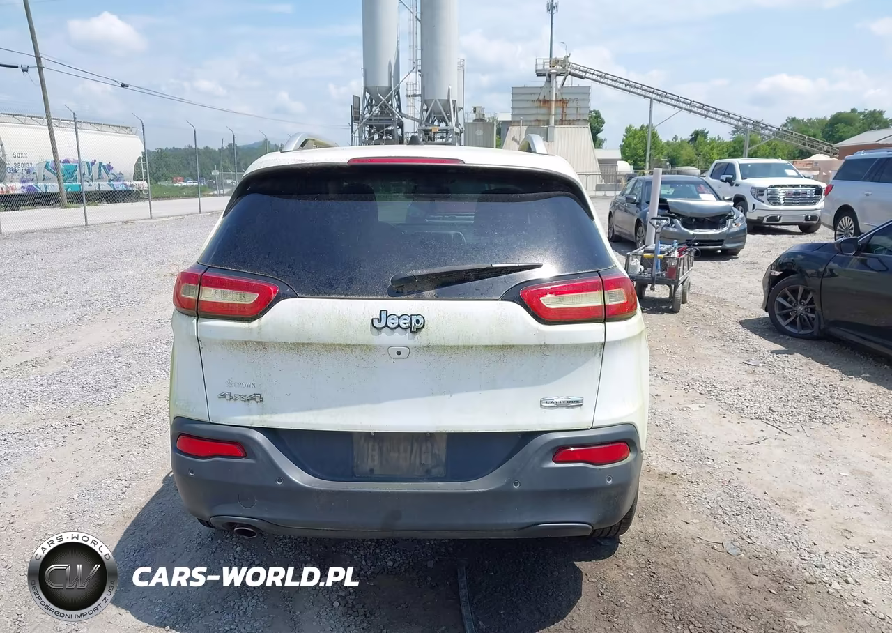 2016 Jeep Cherokee Latitude VIN:1C4PJMCB0GW266898 - 16