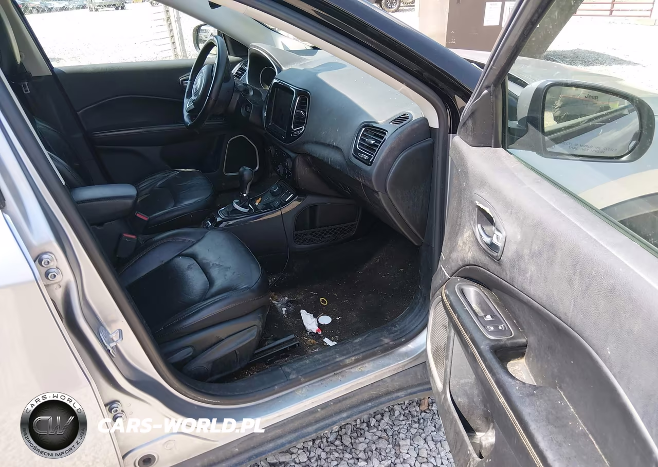 2018 Jeep Compass Limited 4X4 VIN:3C4NJDCB6JT484266 - 5