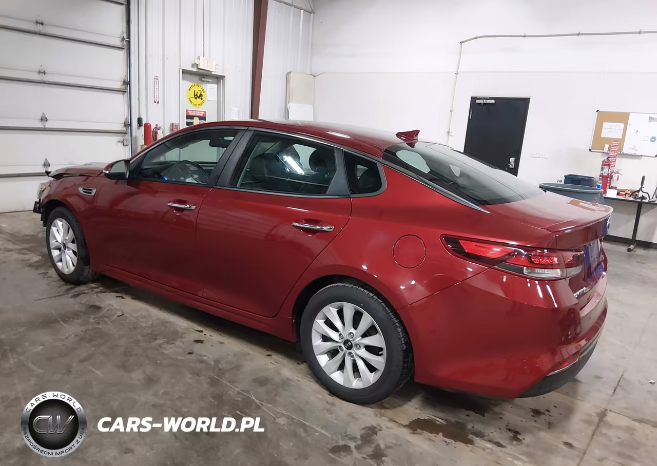 2018 Kia Optima S VIN:5XXGT4L32JG201353 - 3