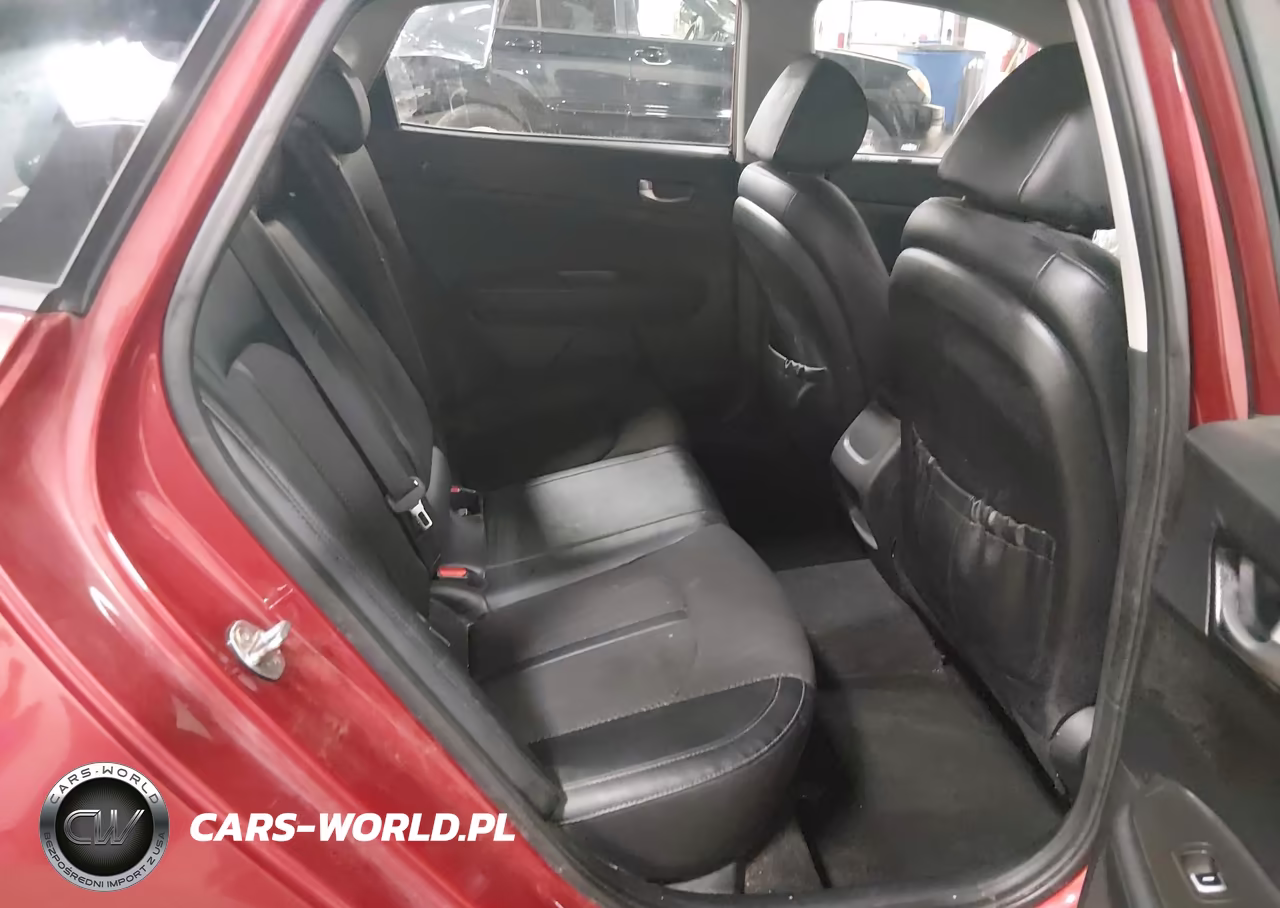2018 Kia Optima S VIN:5XXGT4L32JG201353 - 8