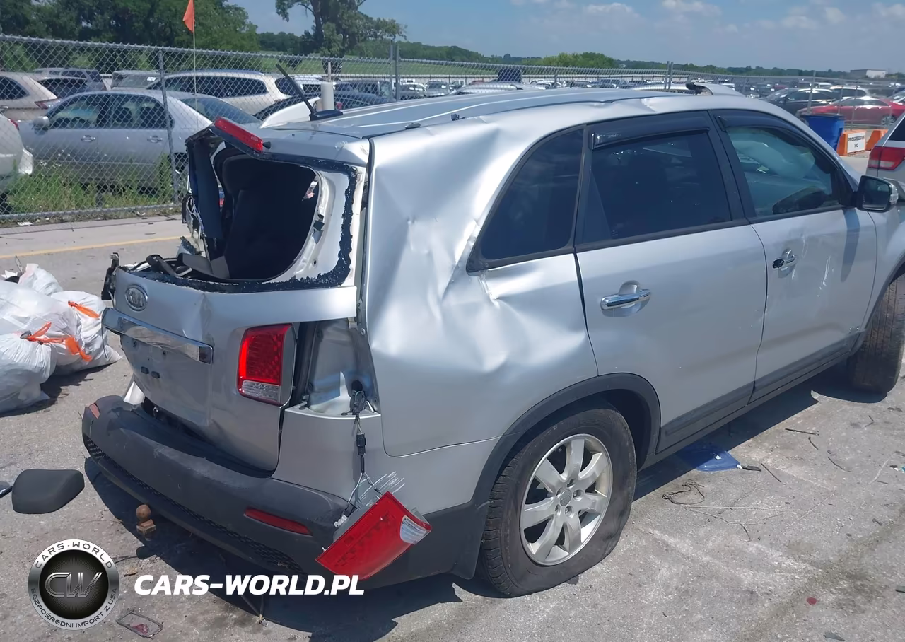 2012 Kia Sorento Lx VIN:5XYKTCA60CG225490 - 4
