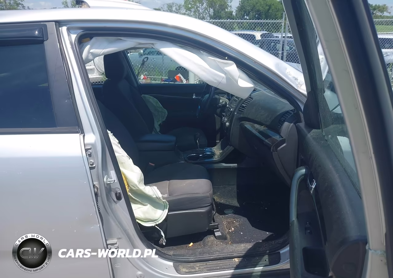 2012 Kia Sorento Lx VIN:5XYKTCA60CG225490 - 5