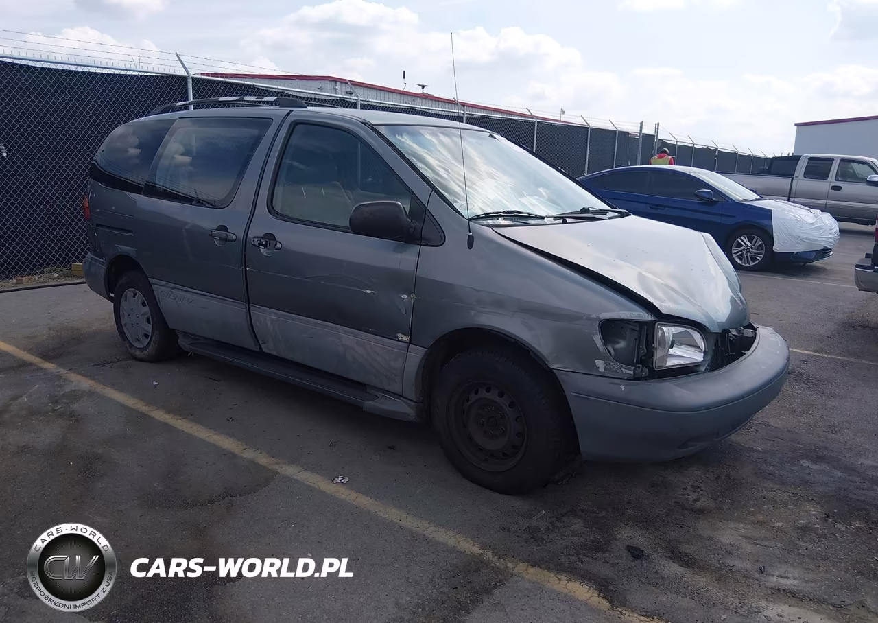 1999 Toyota Sienna Le